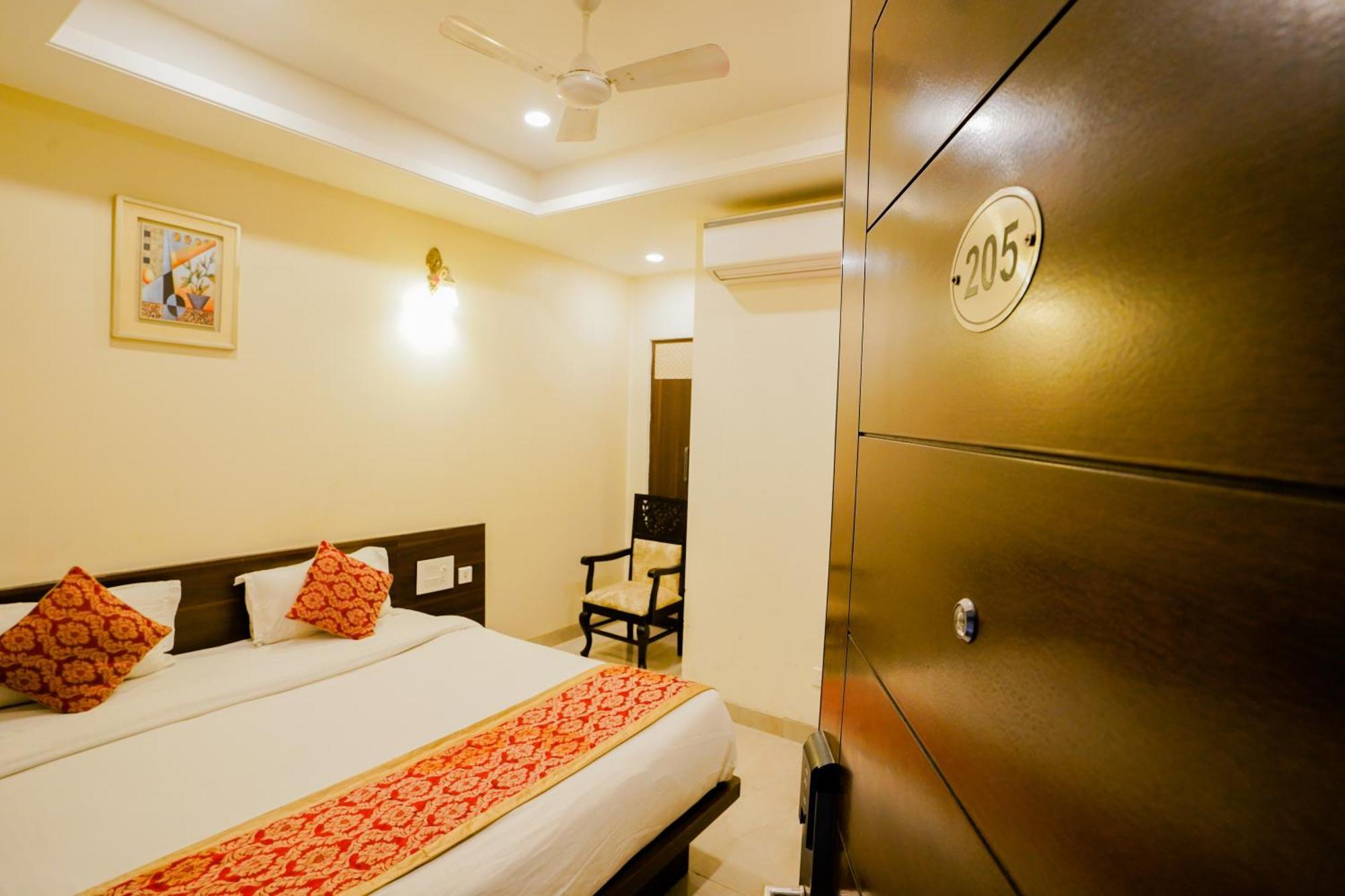 Hotel Cheelgadi Джайпур Екстериор снимка