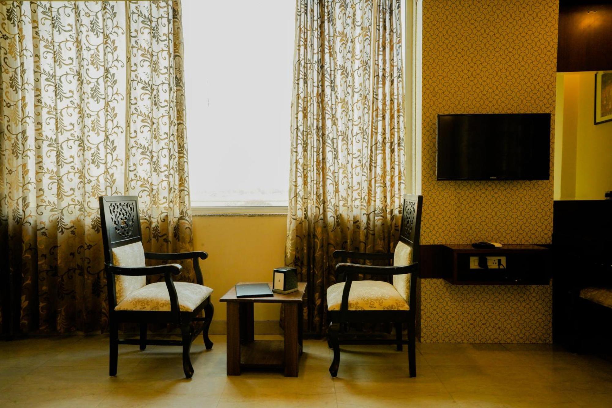 Hotel Cheelgadi Джайпур Екстериор снимка